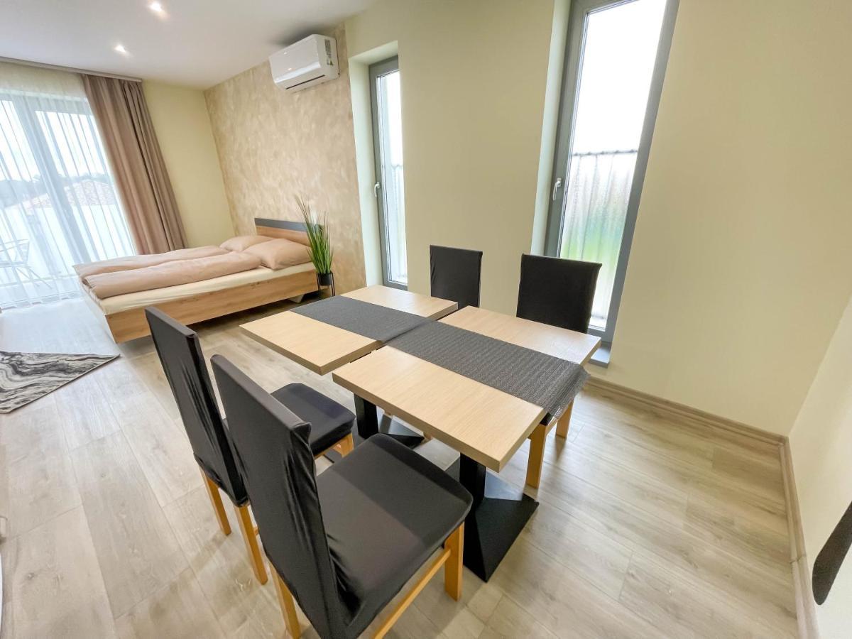 Apartmany Katalin ดูนาจสก้า สเตรด้า ภายนอก รูปภาพ